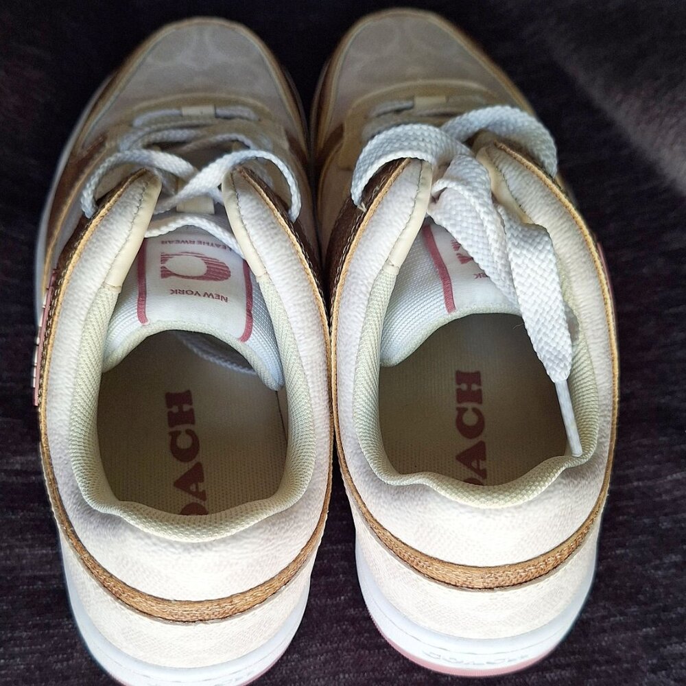 New Women's Coach Signature Leatherware Sneakers Beige & White Sizes 6.5, 8, 9.5 - Picture 4 of 5